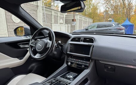 Jaguar F-Pace, 2018 год, 2 920 000 рублей, 17 фотография