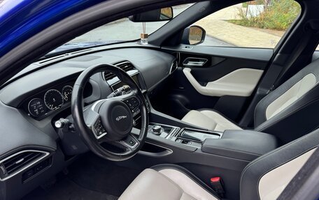 Jaguar F-Pace, 2018 год, 2 920 000 рублей, 15 фотография