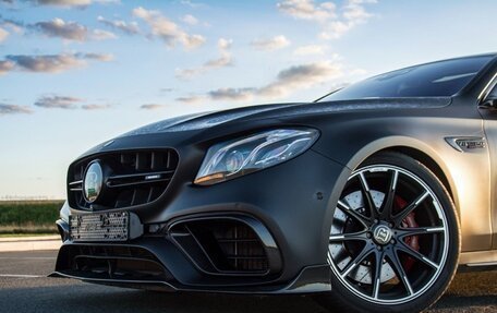 Mercedes-Benz E-Класс AMG, 2018 год, 7 400 000 рублей, 4 фотография