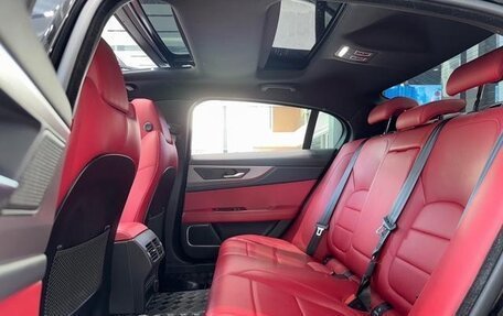 Jaguar XE I рестайлинг, 2021 год, 2 400 000 рублей, 8 фотография