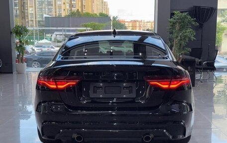 Jaguar XE I рестайлинг, 2021 год, 2 400 000 рублей, 5 фотография