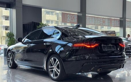 Jaguar XE I рестайлинг, 2021 год, 2 400 000 рублей, 4 фотография