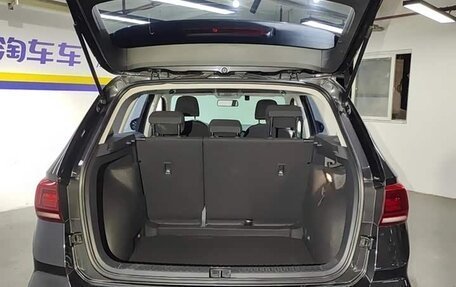 Volkswagen Tiguan II, 2022 год, 2 100 000 рублей, 4 фотография