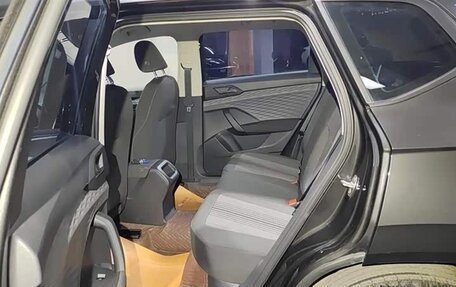 Volkswagen Tiguan II, 2022 год, 2 100 000 рублей, 10 фотография