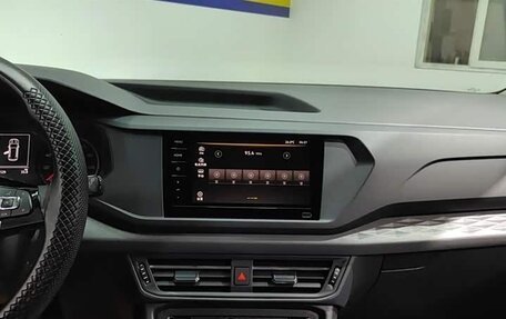 Volkswagen Tiguan II, 2022 год, 2 100 000 рублей, 13 фотография