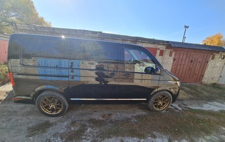 Volkswagen Multivan T6 рестайлинг, 2020 год, 6 500 000 рублей, 3 фотография