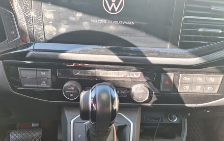 Volkswagen Multivan T6 рестайлинг, 2020 год, 6 500 000 рублей, 7 фотография