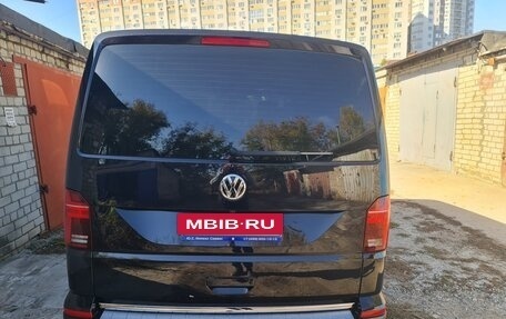 Volkswagen Multivan T6 рестайлинг, 2020 год, 6 500 000 рублей, 2 фотография