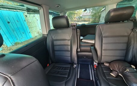 Volkswagen Multivan T6 рестайлинг, 2020 год, 6 500 000 рублей, 10 фотография