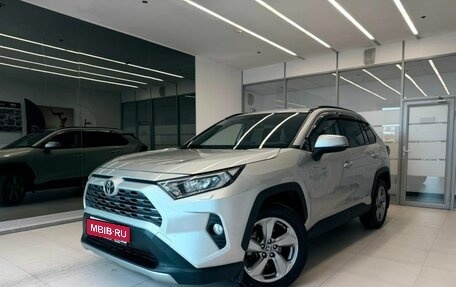 Toyota RAV4, 2020 год, 3 550 000 рублей, 1 фотография