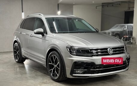 Volkswagen Tiguan II, 2018 год, 3 400 000 рублей, 2 фотография