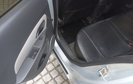 Chevrolet Cruze II, 2010 год, 780 000 рублей, 10 фотография