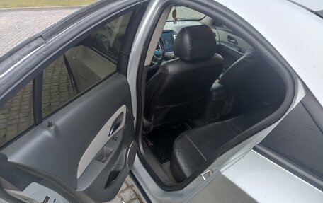 Chevrolet Cruze II, 2010 год, 780 000 рублей, 9 фотография