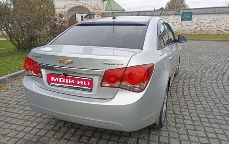 Chevrolet Cruze II, 2010 год, 780 000 рублей, 4 фотография