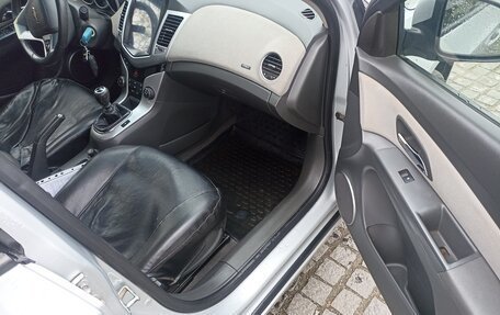 Chevrolet Cruze II, 2010 год, 780 000 рублей, 12 фотография