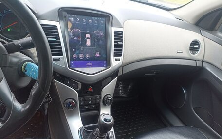 Chevrolet Cruze II, 2010 год, 780 000 рублей, 16 фотография