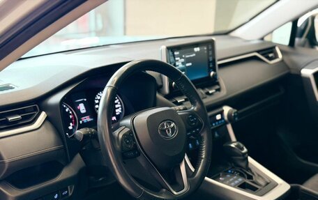 Toyota RAV4, 2020 год, 3 550 000 рублей, 9 фотография