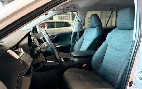 Toyota RAV4, 2020 год, 3 550 000 рублей, 10 фотография