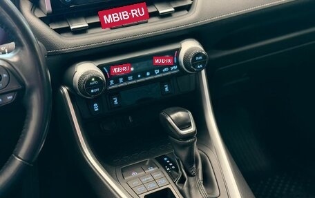 Toyota RAV4, 2020 год, 3 550 000 рублей, 13 фотография