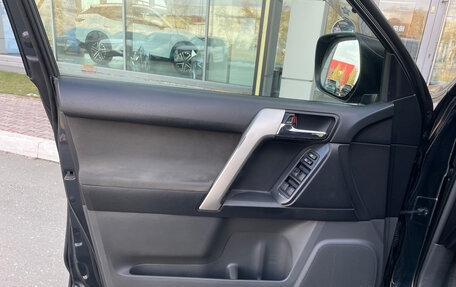 Toyota Land Cruiser Prado 150 рестайлинг 2, 2010 год, 2 000 000 рублей, 12 фотография