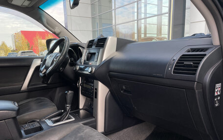 Toyota Land Cruiser Prado 150 рестайлинг 2, 2010 год, 2 000 000 рублей, 21 фотография