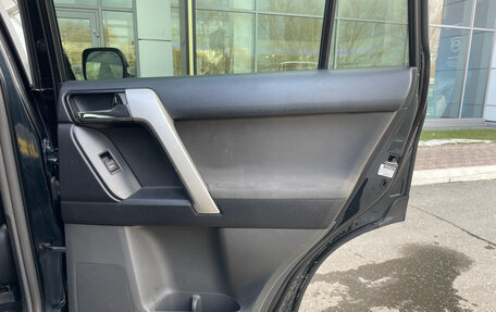 Toyota Land Cruiser Prado 150 рестайлинг 2, 2010 год, 2 000 000 рублей, 18 фотография