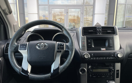 Toyota Land Cruiser Prado 150 рестайлинг 2, 2010 год, 2 000 000 рублей, 23 фотография