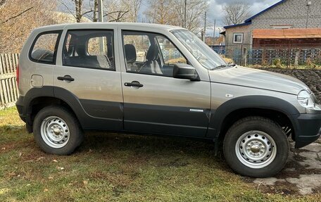 Chevrolet Niva I рестайлинг, 2012 год, 650 000 рублей, 4 фотография
