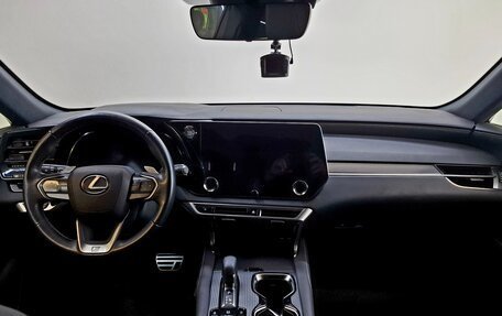 Lexus RX IV рестайлинг, 2022 год, 10 250 000 рублей, 10 фотография