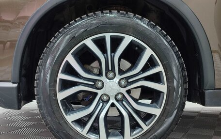 Mitsubishi Outlander III рестайлинг 3, 2018 год, 1 900 000 рублей, 10 фотография