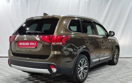 Mitsubishi Outlander III рестайлинг 3, 2018 год, 1 900 000 рублей, 5 фотография