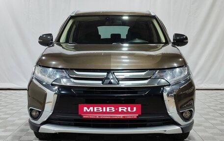 Mitsubishi Outlander III рестайлинг 3, 2018 год, 1 900 000 рублей, 2 фотография