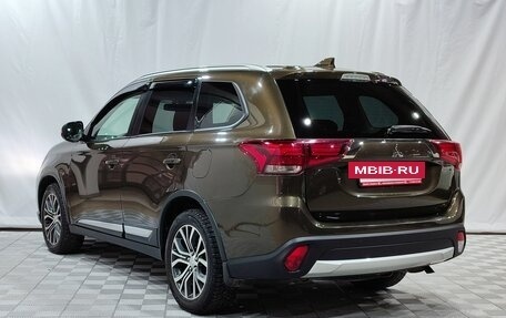 Mitsubishi Outlander III рестайлинг 3, 2018 год, 1 900 000 рублей, 7 фотография