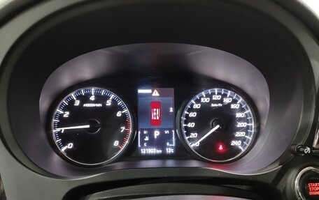 Mitsubishi Outlander III рестайлинг 3, 2018 год, 1 900 000 рублей, 13 фотография