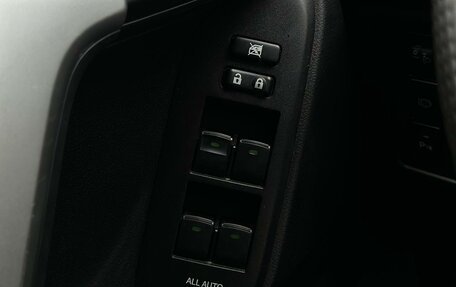 Toyota Land Cruiser Prado 150 рестайлинг 2, 2016 год, 4 220 000 рублей, 14 фотография