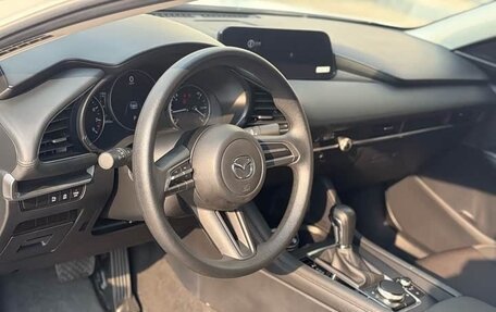 Mazda 3, 2022 год, 1 650 000 рублей, 23 фотография