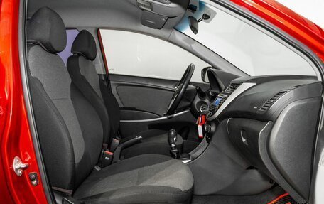 Hyundai Solaris II рестайлинг, 2012 год, 700 000 рублей, 5 фотография