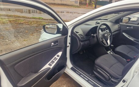 Hyundai Solaris II рестайлинг, 2013 год, 1 180 000 рублей, 10 фотография