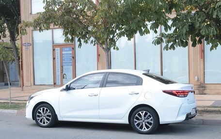 KIA Rio IV, 2020 год, 1 570 000 рублей, 2 фотография