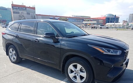 Toyota Highlander, 2021 год, 3 250 000 рублей, 2 фотография