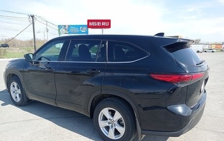 Toyota Highlander, 2021 год, 3 250 000 рублей, 4 фотография