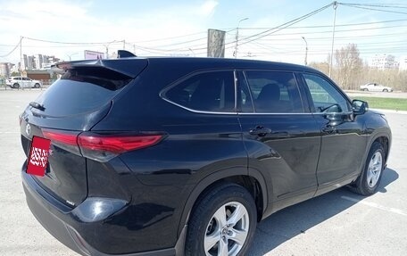 Toyota Highlander, 2021 год, 3 250 000 рублей, 3 фотография