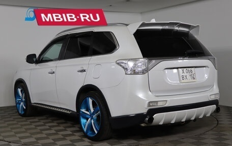 Mitsubishi Outlander III рестайлинг 3, 2014 год, 1 679 990 рублей, 7 фотография