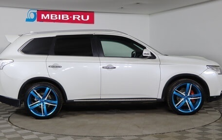 Mitsubishi Outlander III рестайлинг 3, 2014 год, 1 679 990 рублей, 4 фотография