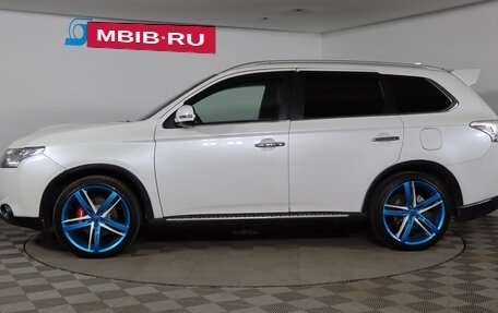 Mitsubishi Outlander III рестайлинг 3, 2014 год, 1 679 990 рублей, 8 фотография