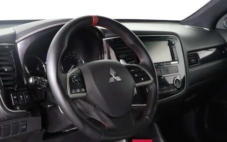 Mitsubishi Outlander III рестайлинг 3, 2014 год, 1 679 990 рублей, 9 фотография