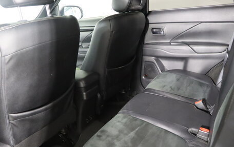 Mitsubishi Outlander III рестайлинг 3, 2014 год, 1 679 990 рублей, 21 фотография