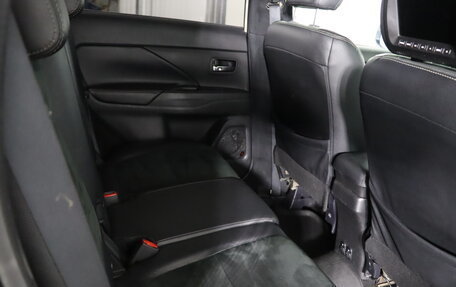 Mitsubishi Outlander III рестайлинг 3, 2014 год, 1 679 990 рублей, 22 фотография