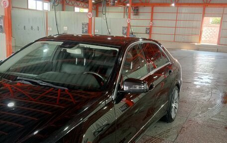 Mercedes-Benz E-Класс, 2010 год, 1 250 000 рублей, 2 фотография