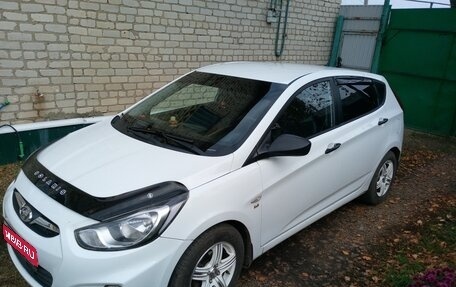 Hyundai Solaris II рестайлинг, 2014 год, 720 000 рублей, 1 фотография